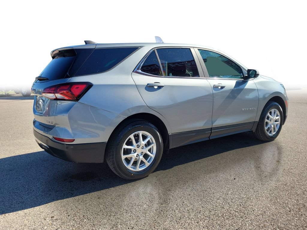 Used 2024 Chevrolet Equinox LT AWD/4WD image 4
