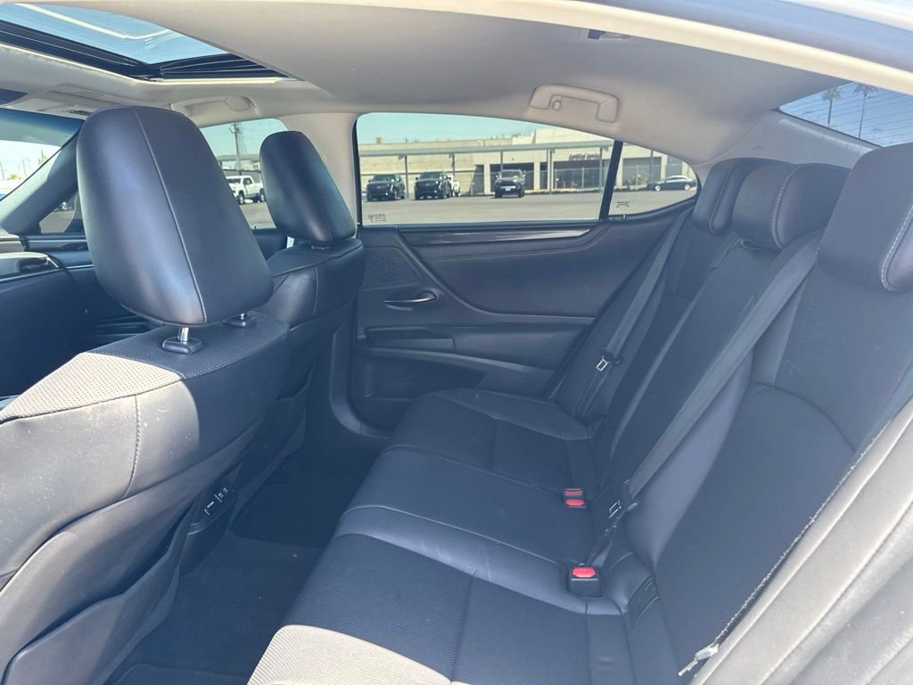 Used 2020 Lexus ES 300h w/ Accessory Package FWD image 10