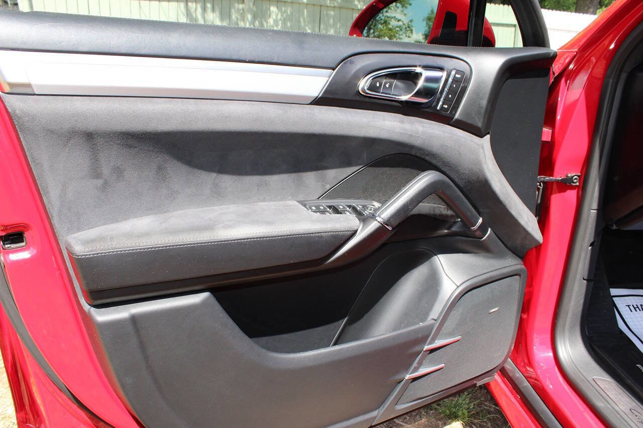 Used 2016 Porsche Cayenne GTS AWD/4WD image 14