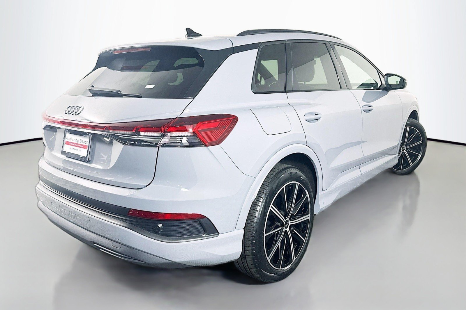 Used 2025 Audi Q4 e-tron Premium Plus w/ Premium Plus RWD image 13