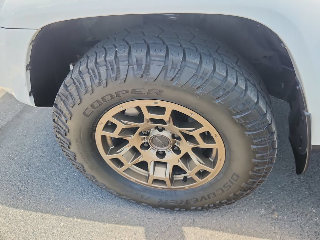 Used 2023 Toyota 4Runner 40th Anniversary SE AWD/4WD image 19