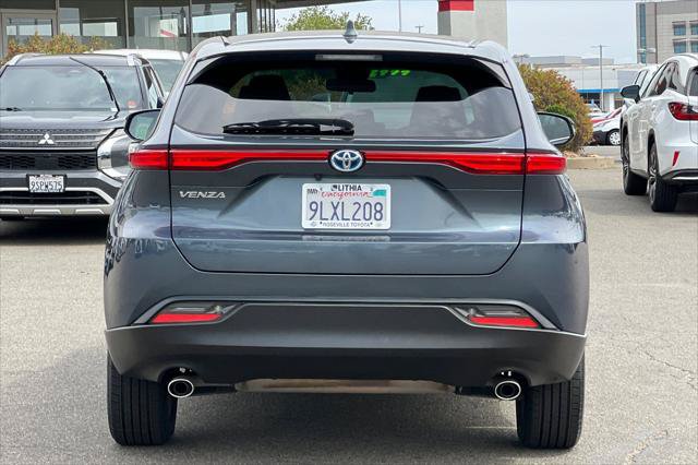 Certified 2024 Toyota Venza LE AWD/4WD image 8