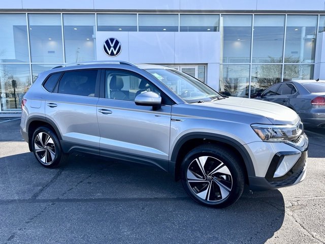 New 2024 Volkswagen Taos SE
