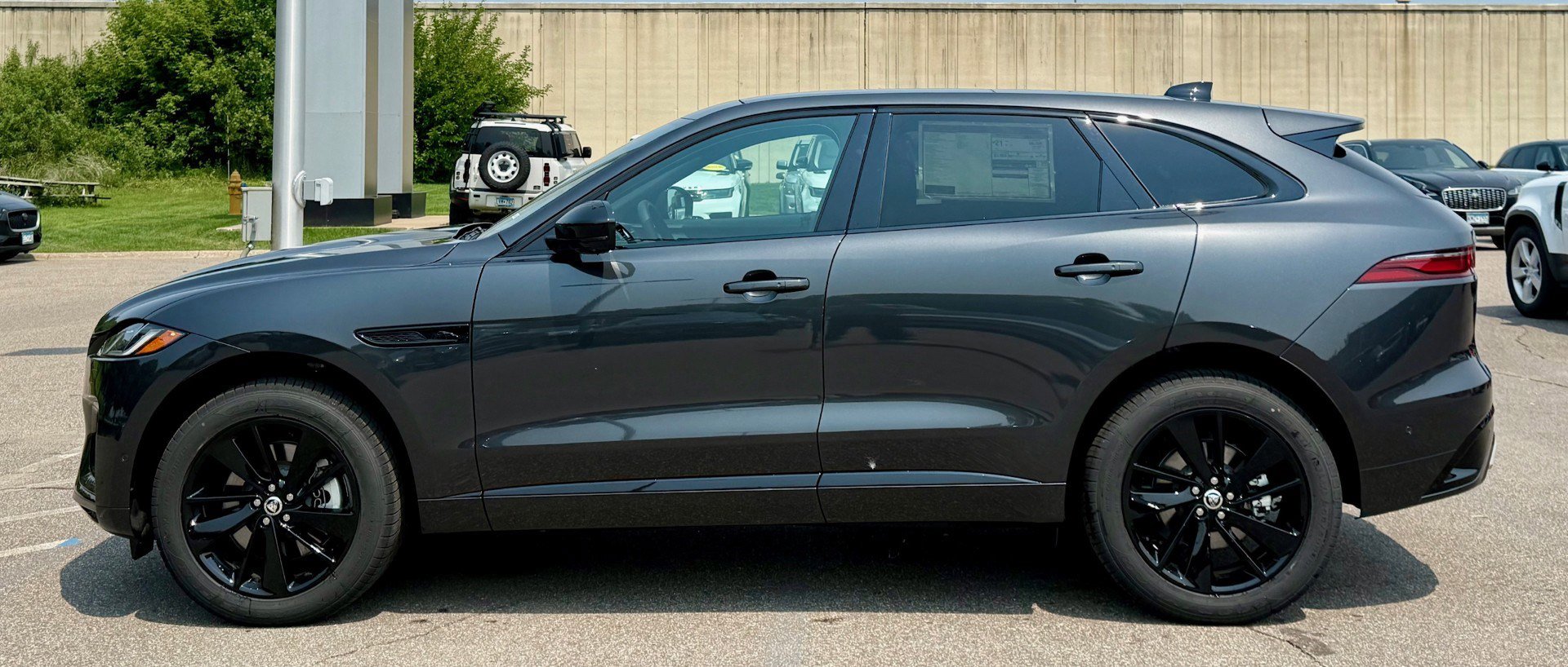 New 2025 Jaguar F-PACE R-Dynamic S image 5