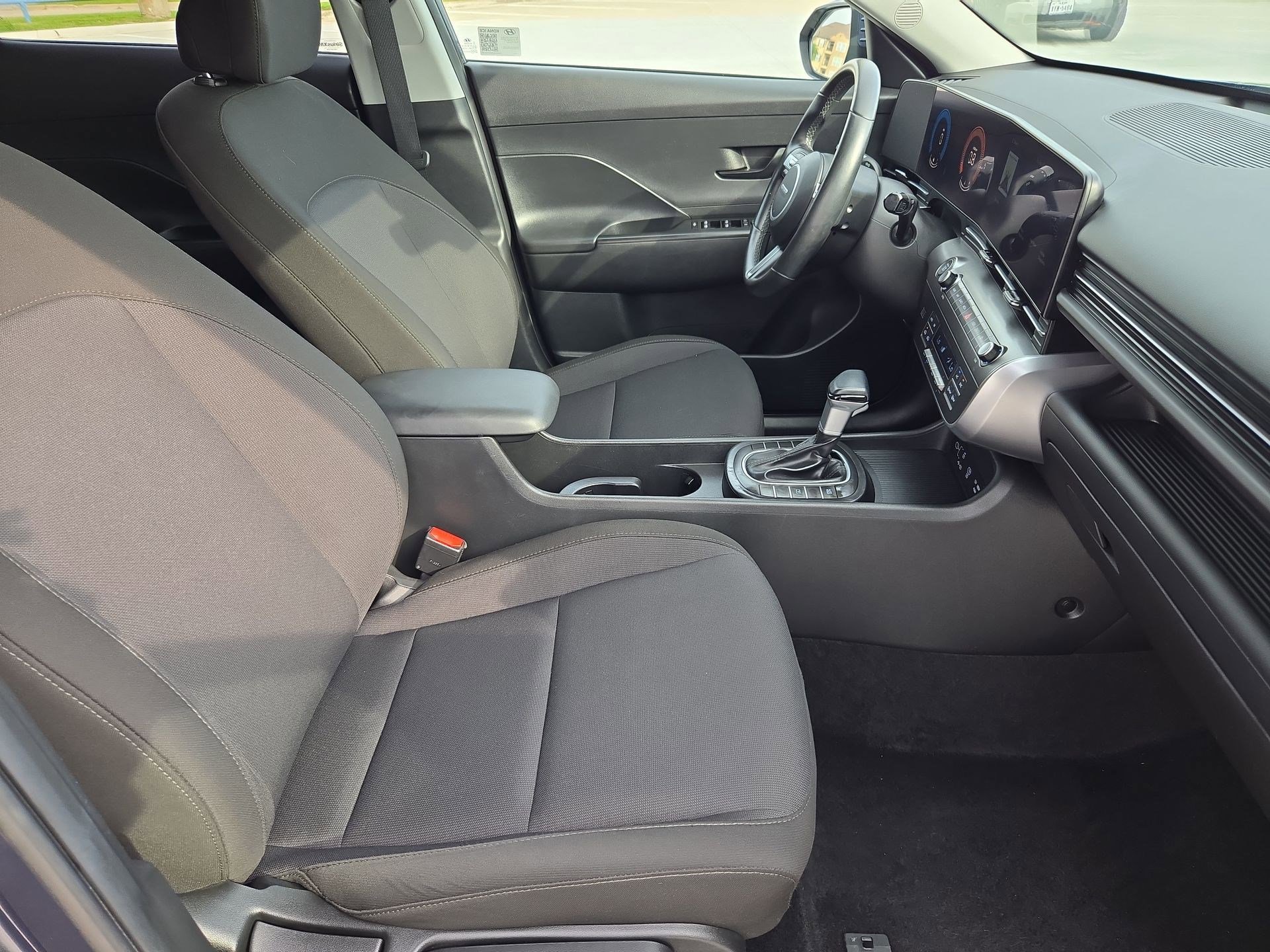 Used 2025 Hyundai Kona SEL FWD image 31