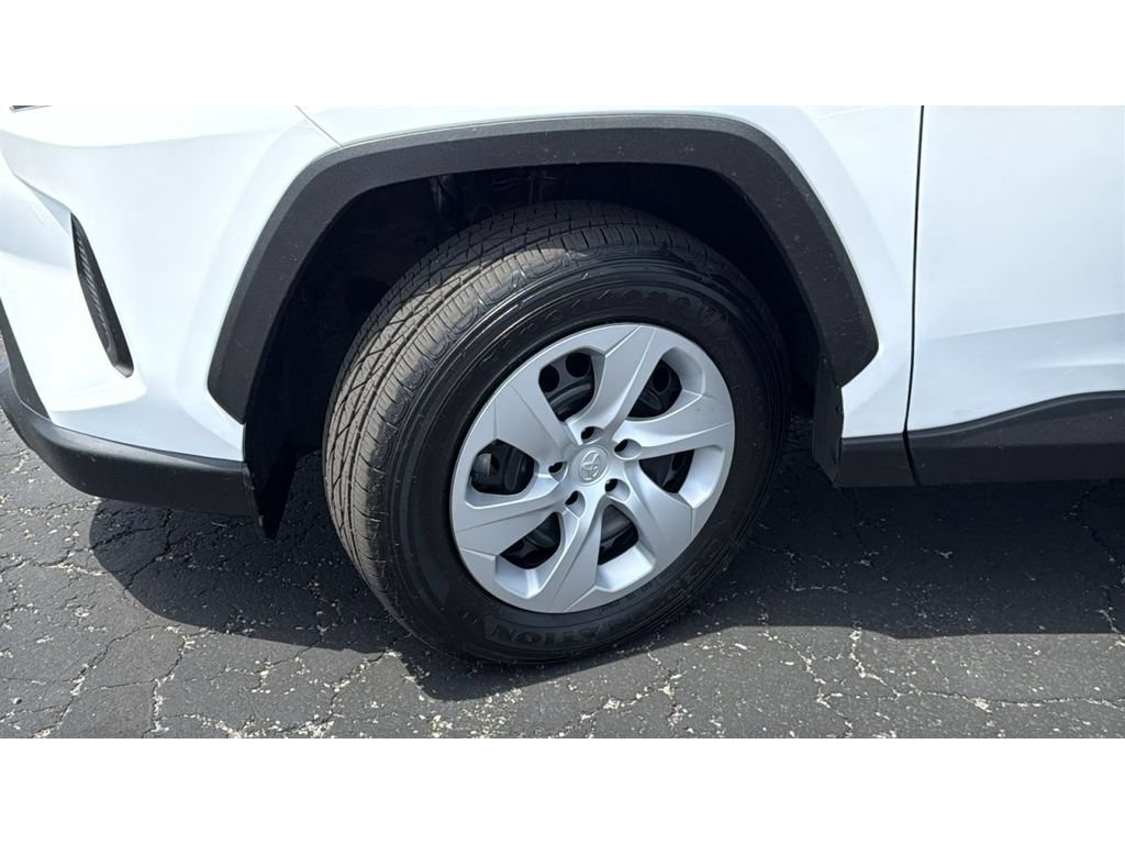Certified 2025 Toyota RAV4 LE AWD/4WD image 12