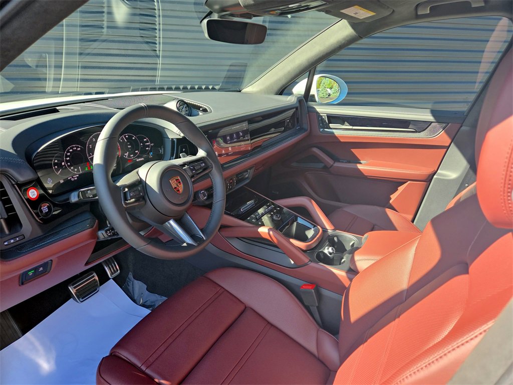 New 2026 Porsche Cayenne GTS image 4