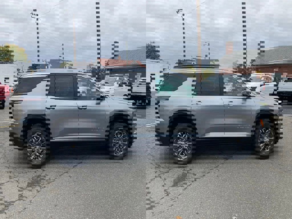 New 2026 Chevrolet Traverse LT w/ Driver Confidence Package image 8