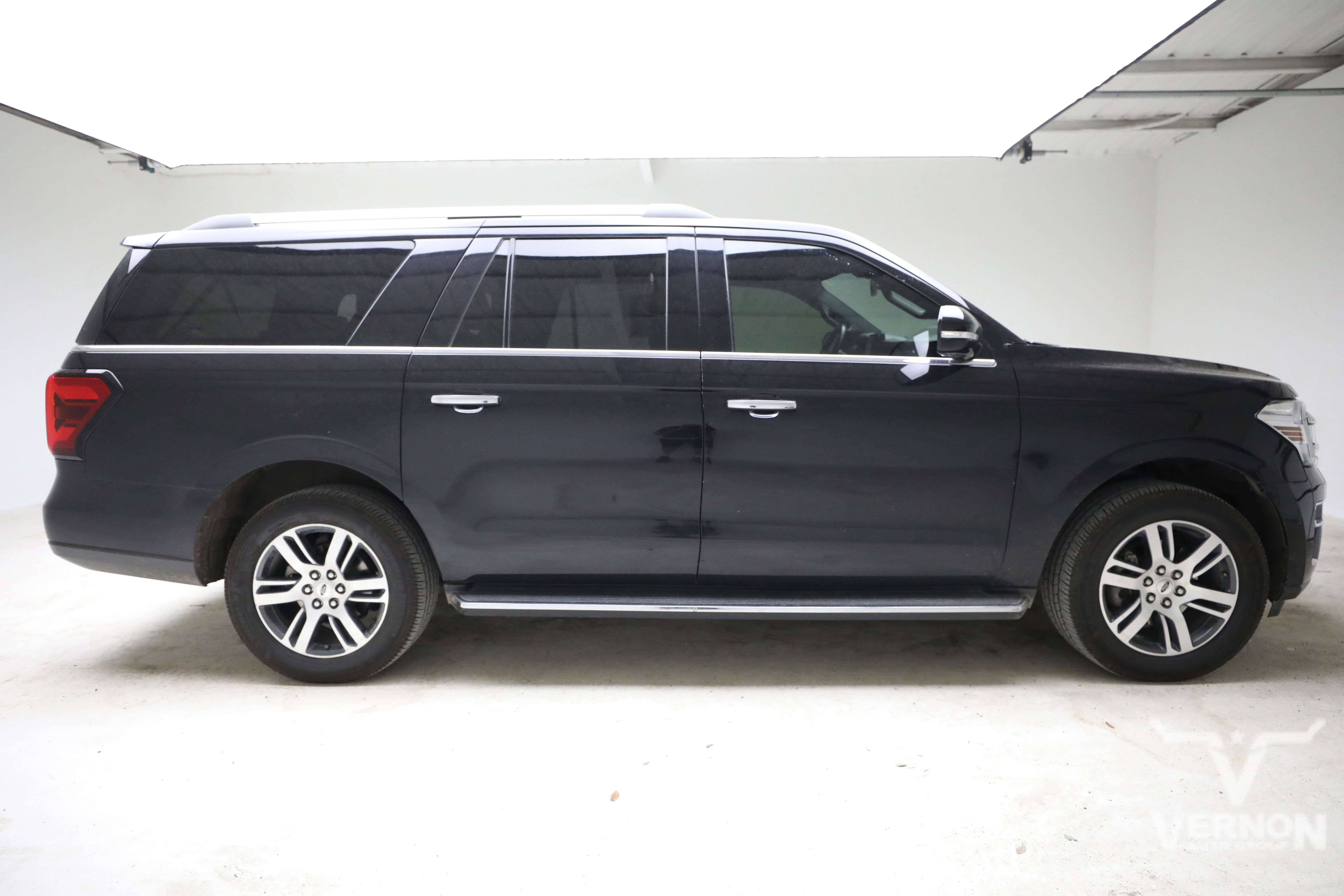 Used 2023 Ford Expedition Max Limited AWD/4WD image 5