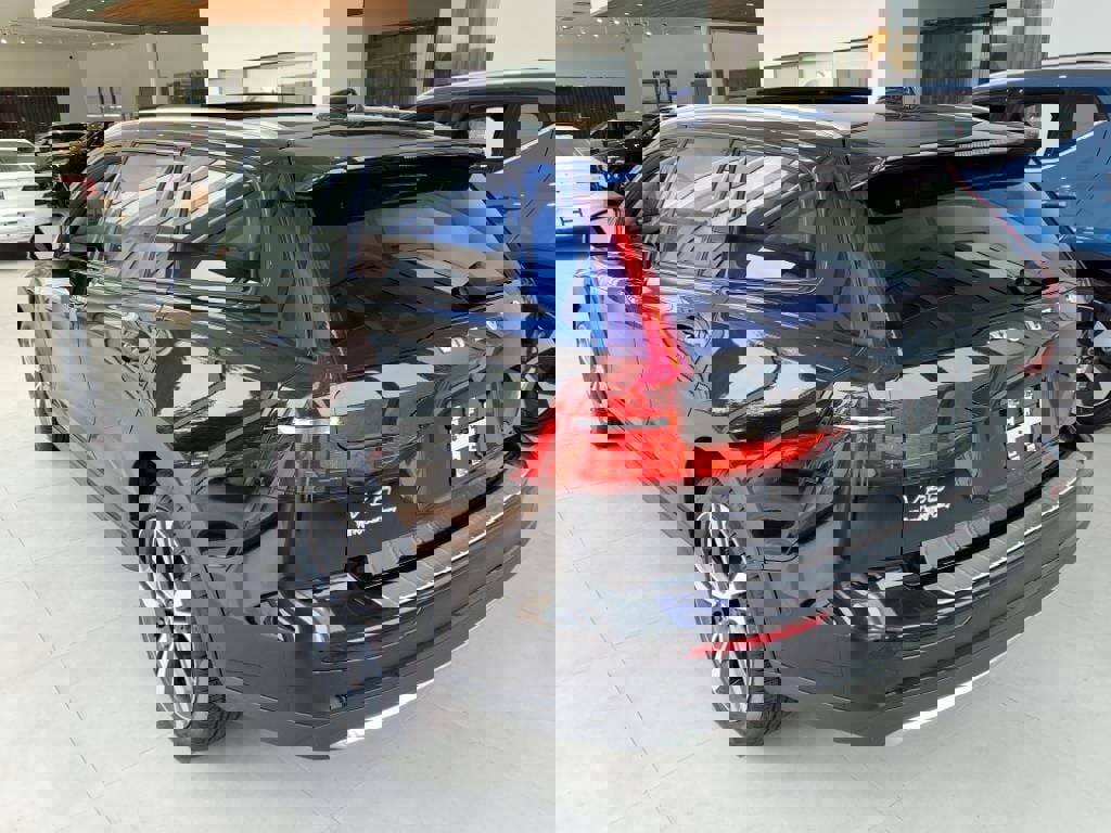 New 2025 Volvo V60 B5 Cross Country Plus w/ Protection Package Premier image 4