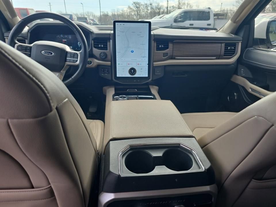 Used 2022 Ford Expedition Max Limited image 12