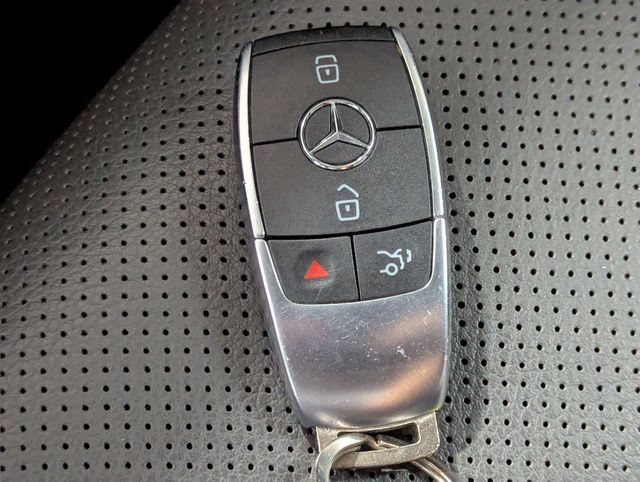 Used 2021 Mercedes-Benz GLB 250 image 24