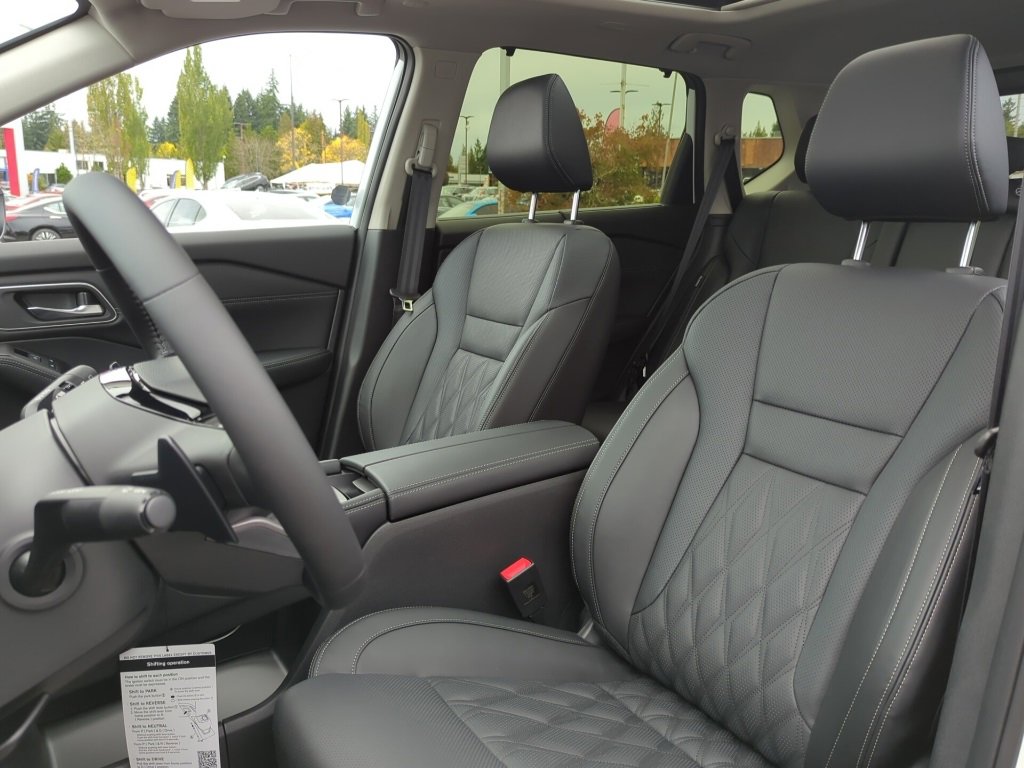 New 2026 Nissan Rogue Platinum image 18