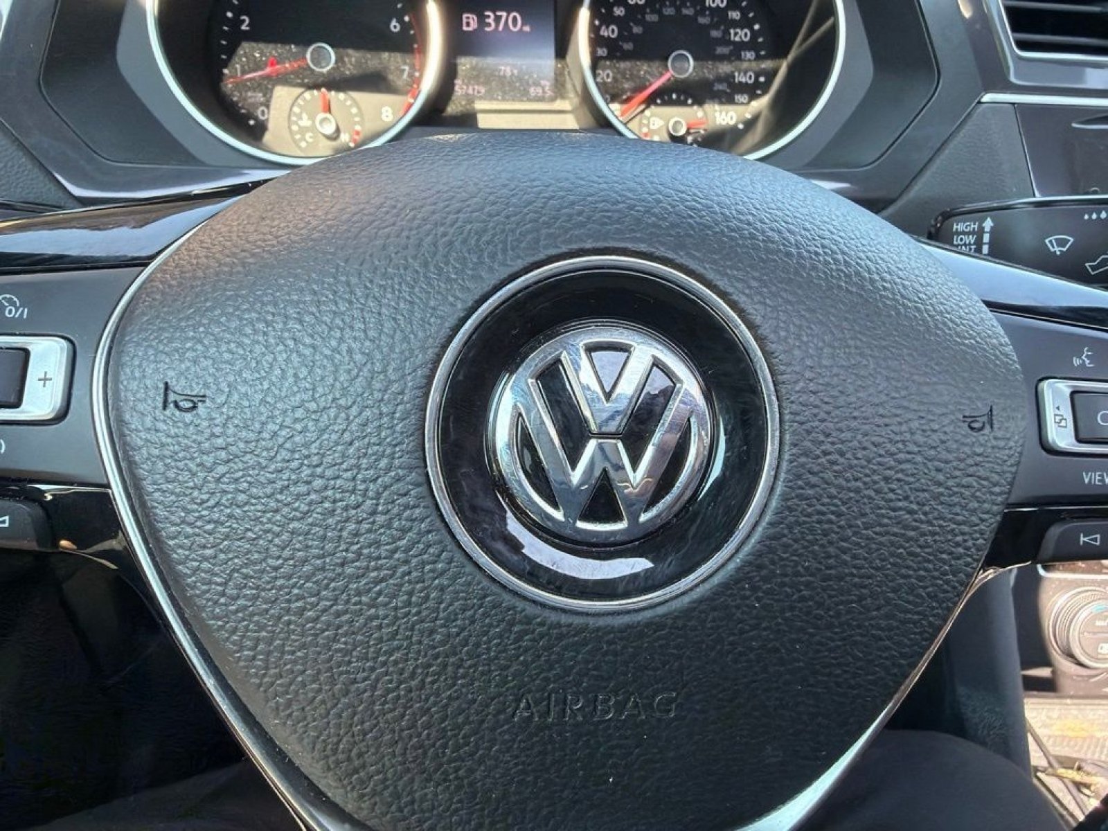 Used 2020 Volkswagen Tiguan SE AWD/4WD image 21