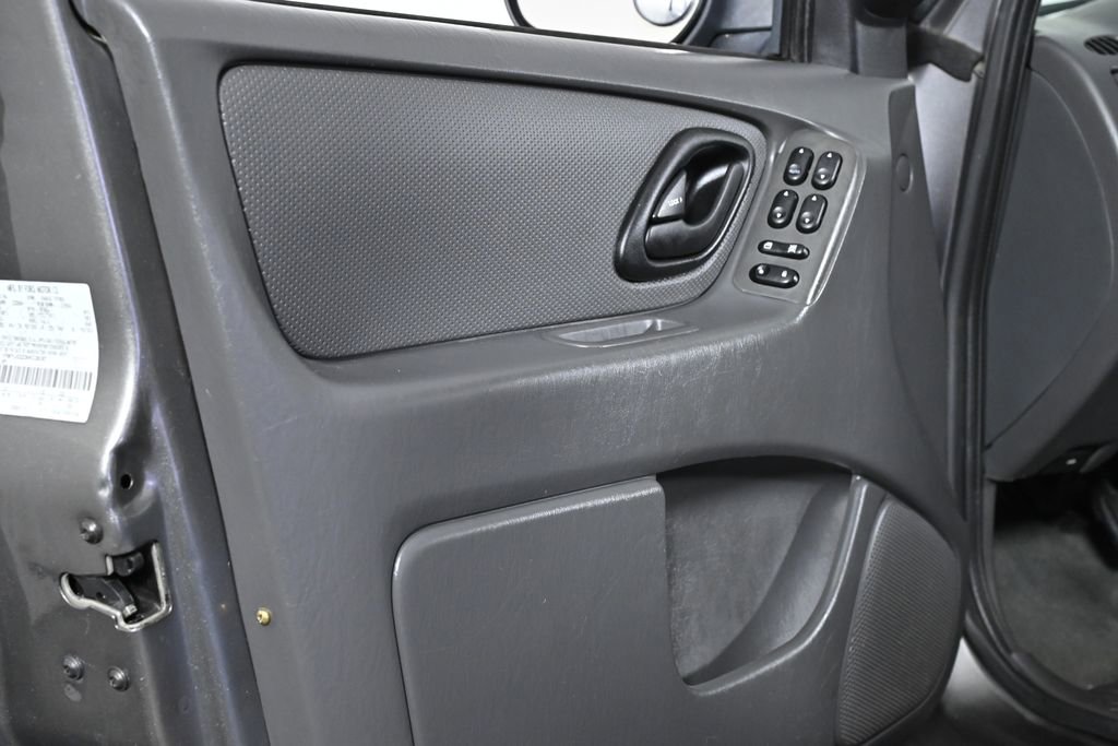 Used 2006 Ford Escape XLS image 22