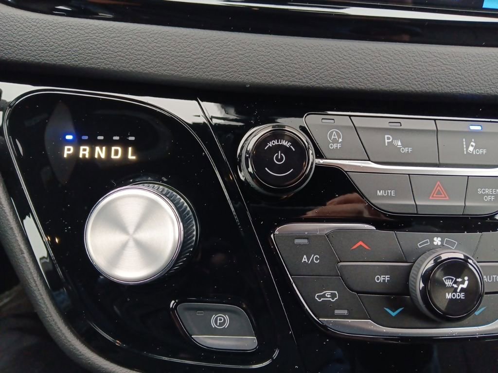 New 2026 Chrysler Voyager LX FWD image 27