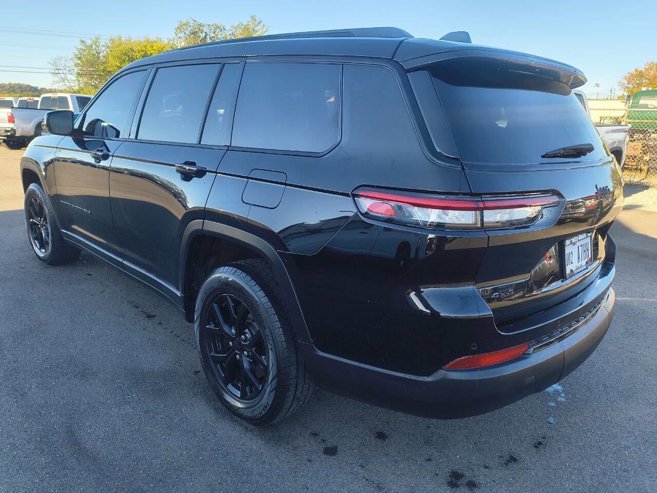 Used 2024 Jeep Grand Cherokee L Altitude image 11