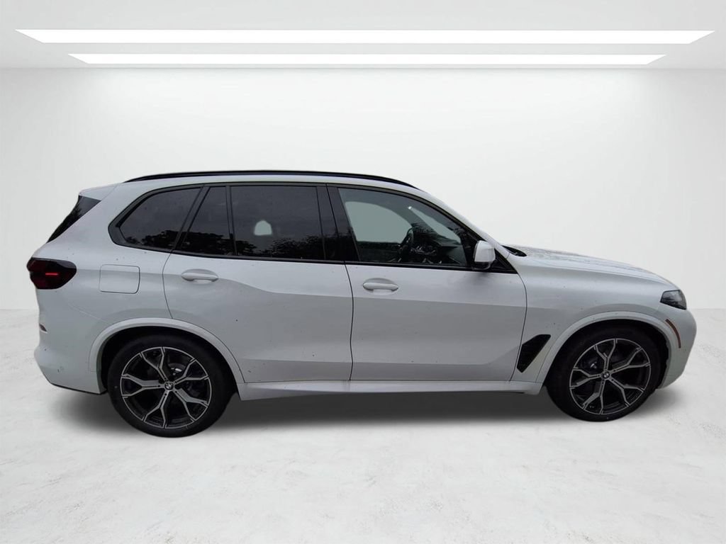 New 2026 BMW X5 xDrive50e w/ M Sport Package AWD/4WD image 3