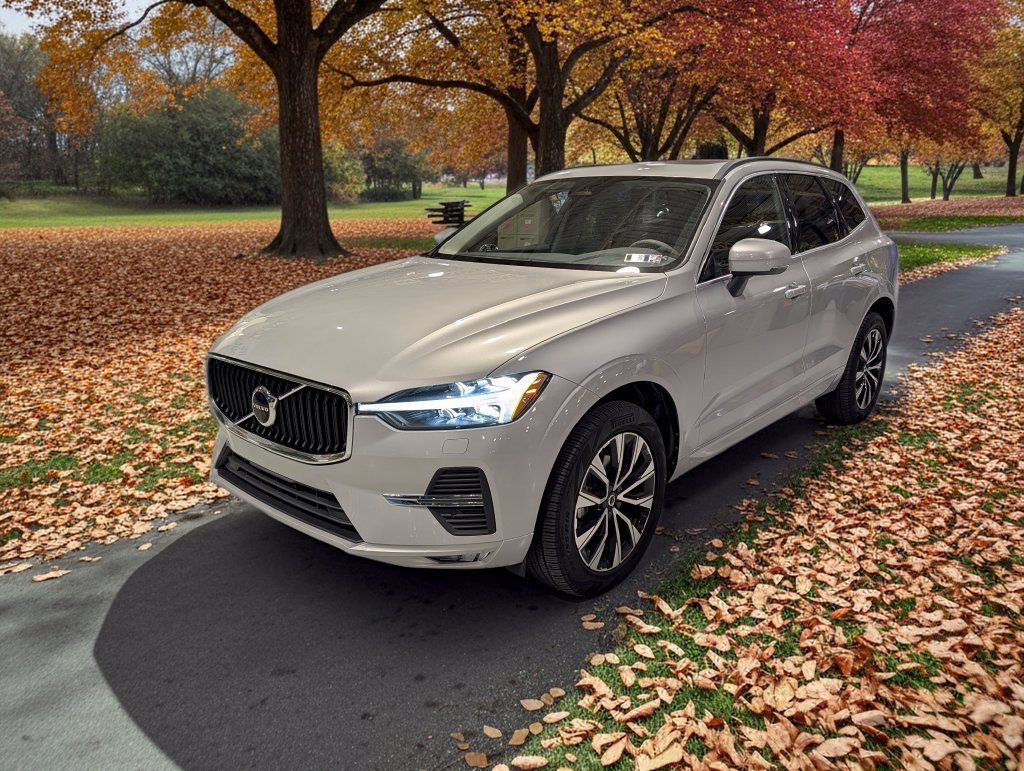 Used 2023 Volvo XC60 B5 Core w/ Climate Package AWD/4WD image 1
