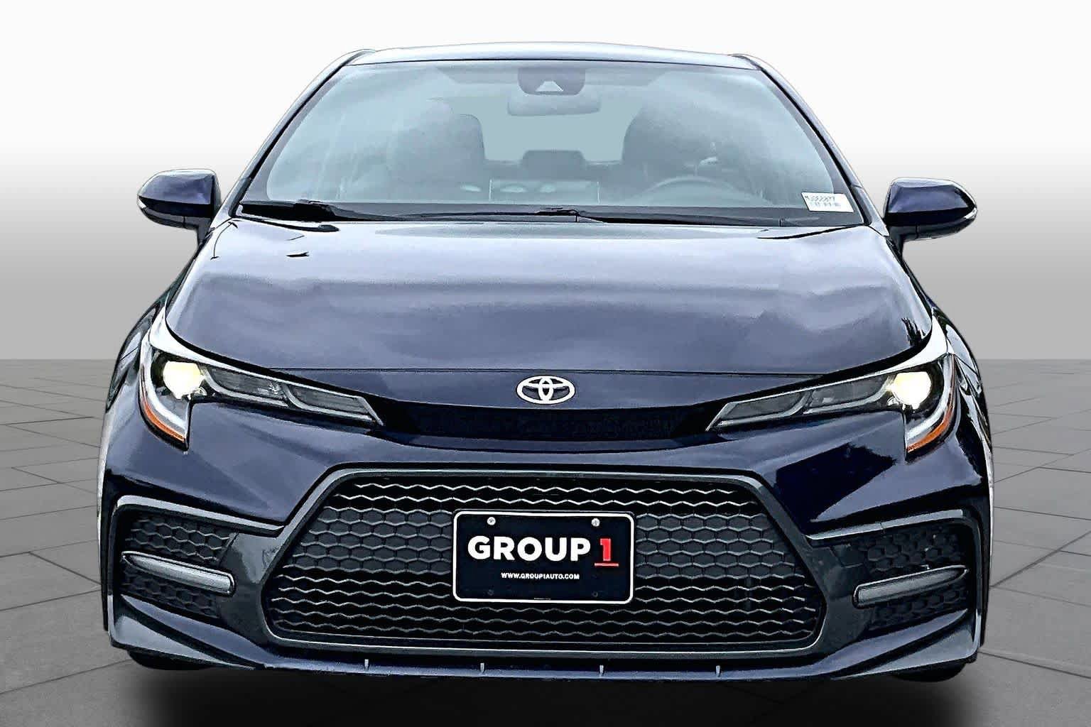 Used 2021 Toyota Corolla SE w/ SE Premium Package FWD image 4