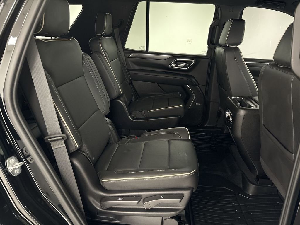 Used 2024 GMC Yukon SLT w/ SLT Luxury Package image 25