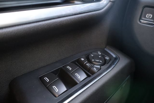 Used 2025 Chevrolet Silverado 2500 High Country w/ High Country Premium Package AWD/4WD image 15