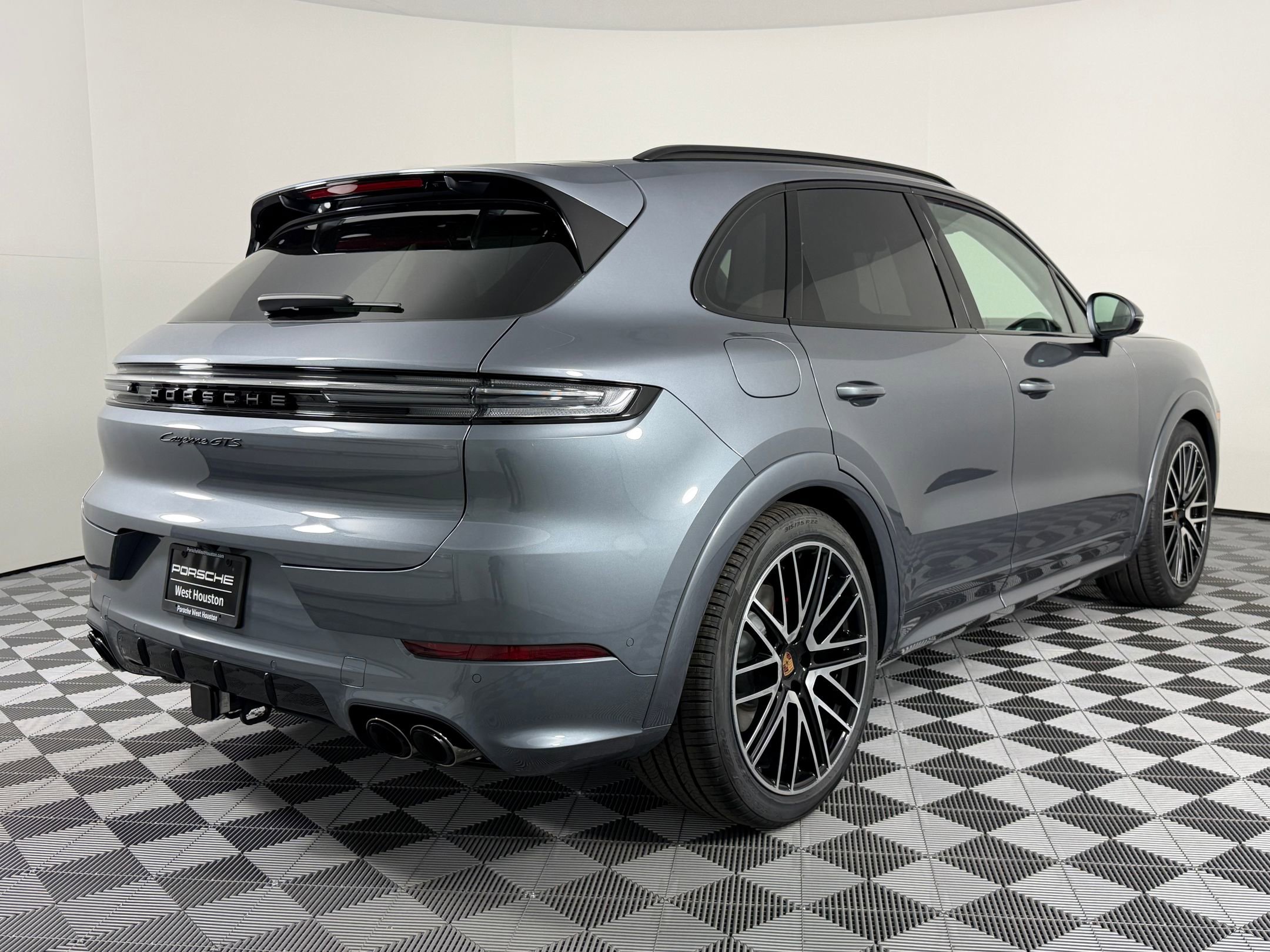 New 2026 Porsche Cayenne GTS AWD/4WD image 9