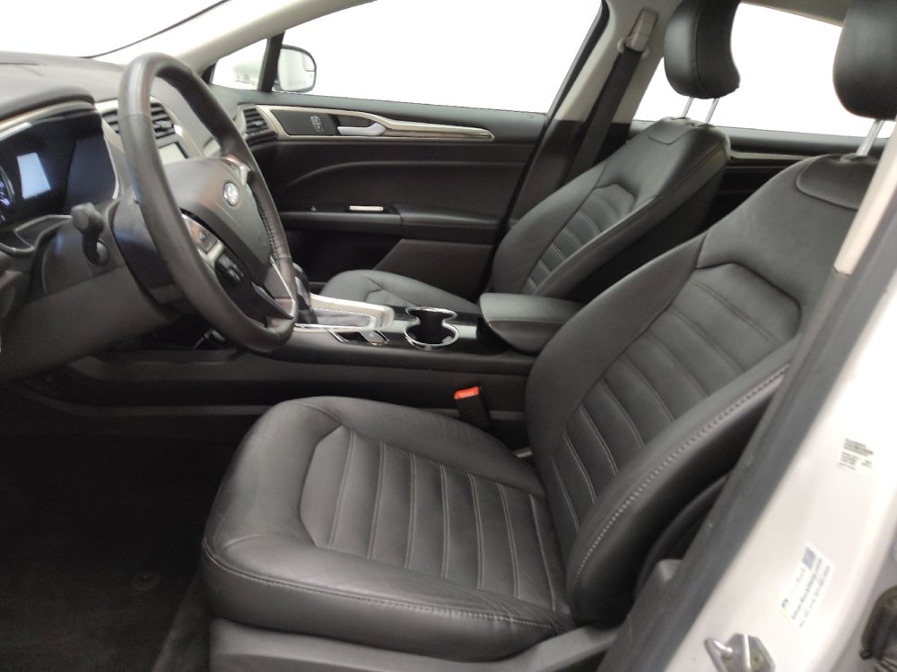 Used 2016 Ford Fusion SE w/ Equipment Group 202A FWD image 17