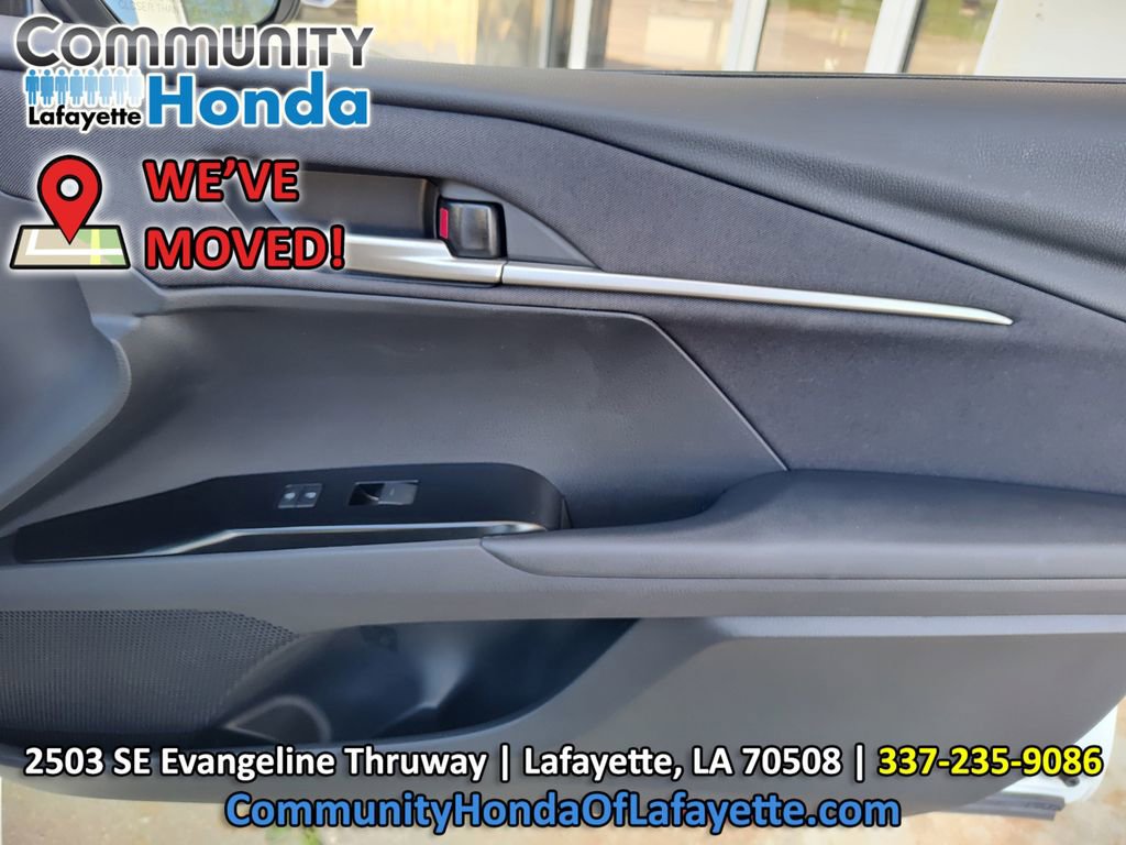 Used 2025 Toyota Camry LE FWD image 27