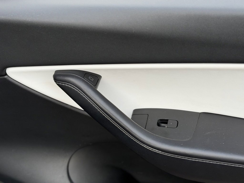 Used 2021 Tesla Model Y Performance image 37