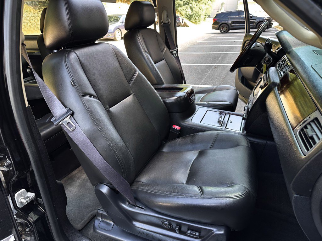 Used 2013 GMC Yukon XL Denali AWD/4WD image 29
