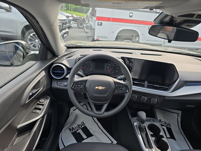 New 2026 Chevrolet Trax LS w/ LS Convenience Package FWD image 12