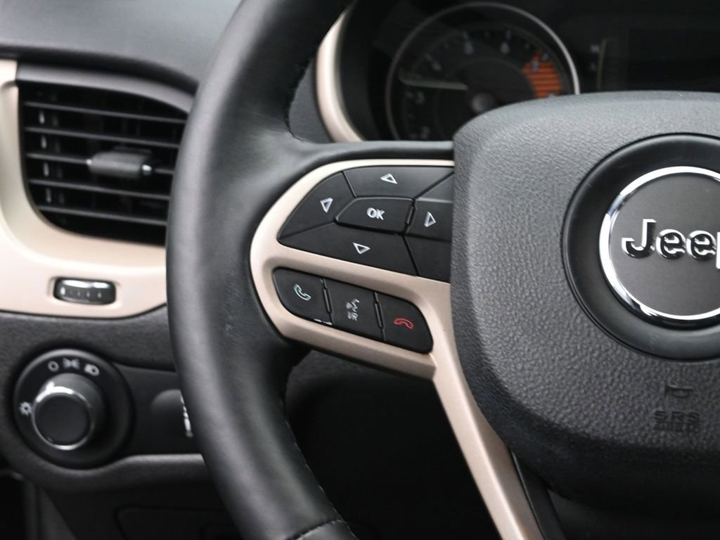 Used 2017 Jeep Cherokee Altitude image 30