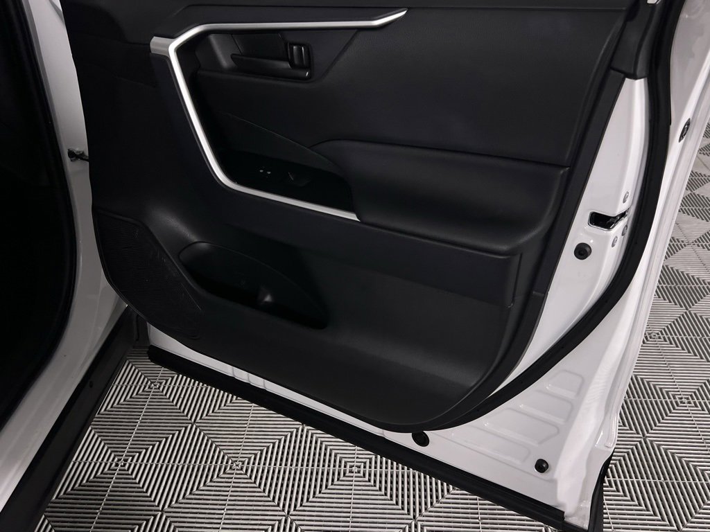 Used 2025 Toyota RAV4 LE image 34