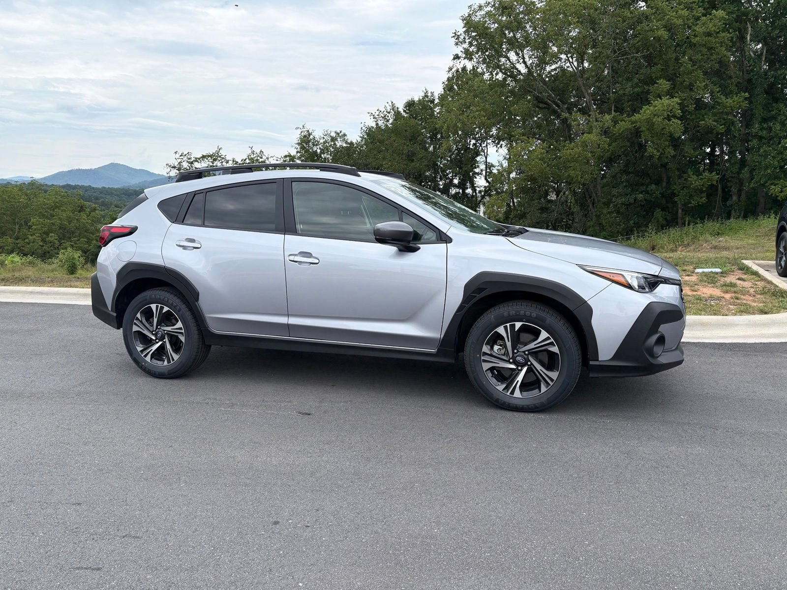 Used 2024 Subaru Crosstrek 2.0i Premium w/ Crosstrek Mirror Package AWD/4WD image 7