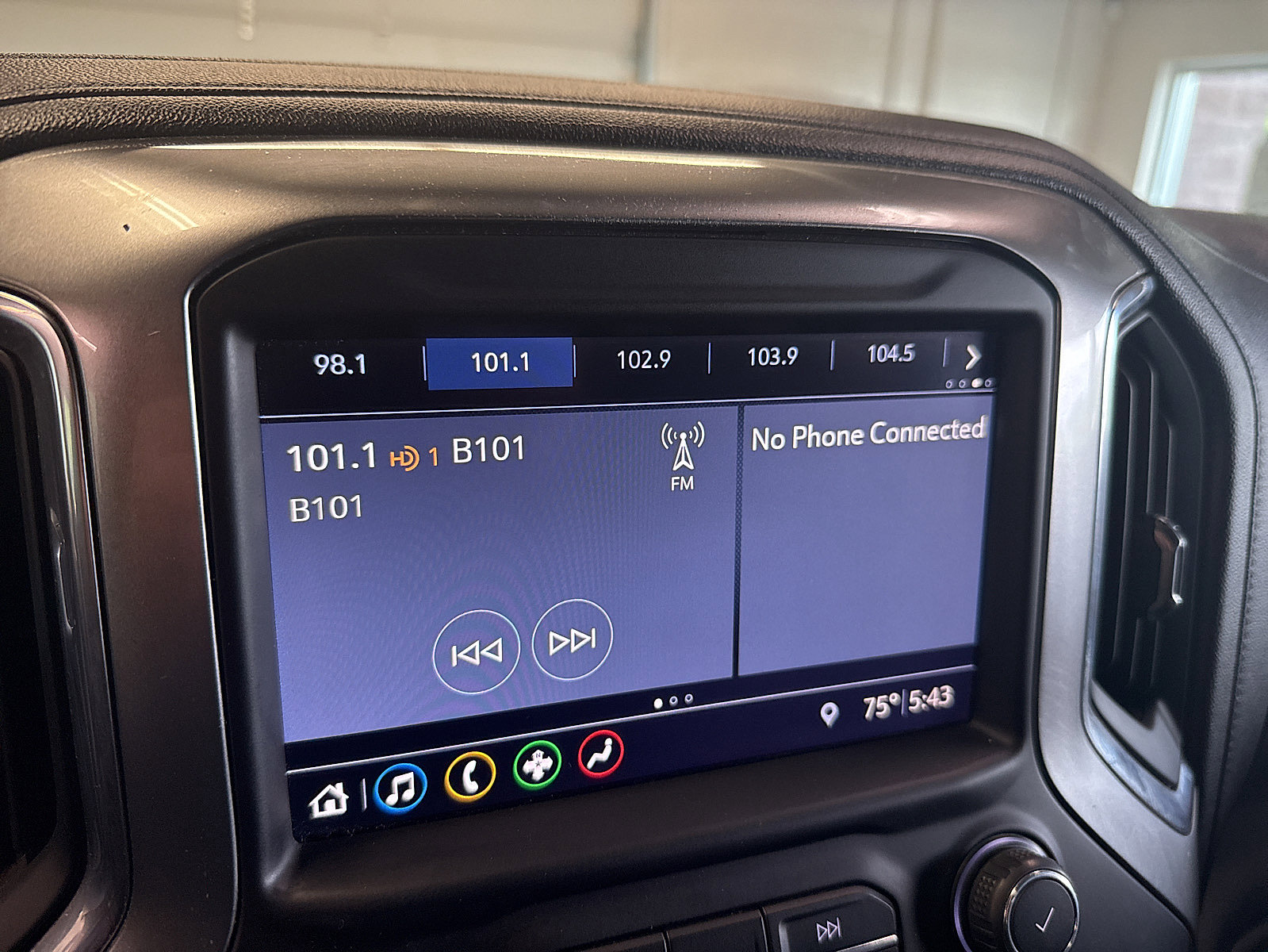 Used 2019 Chevrolet Silverado 1500 LT Trail Boss AWD/4WD image 45