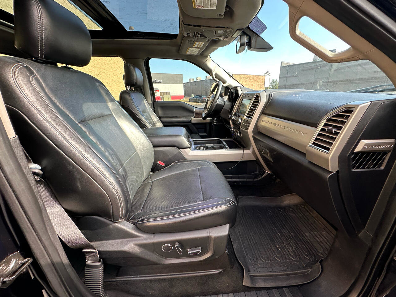 Used 2017 Ford F250 Lariat w/ Lariat Ultimate Package image 11