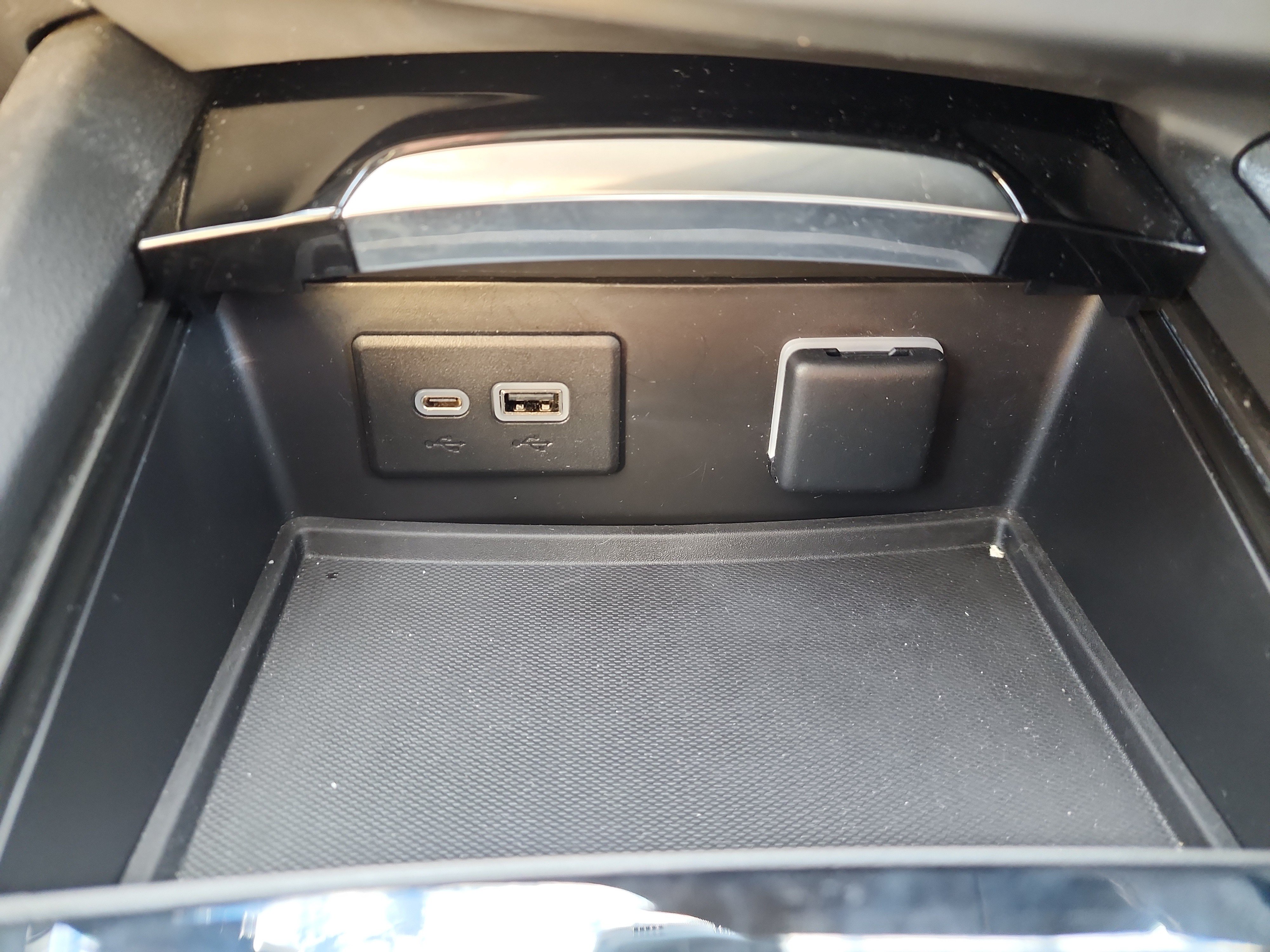 Certified 2022 Buick Envision Essence w/ Safety Package AWD/4WD image 14