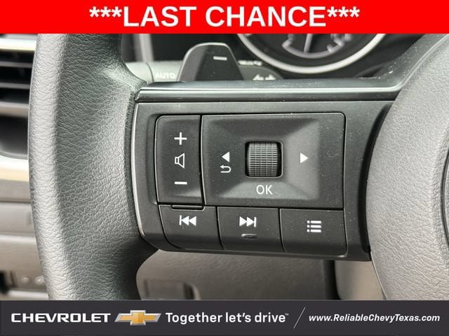 Used 2023 Nissan Rogue S FWD image 14