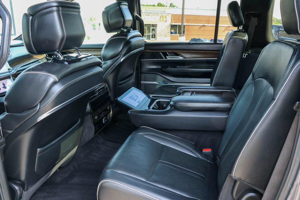 Used 2023 Jeep Grand Wagoneer L Series II AWD/4WD image 20