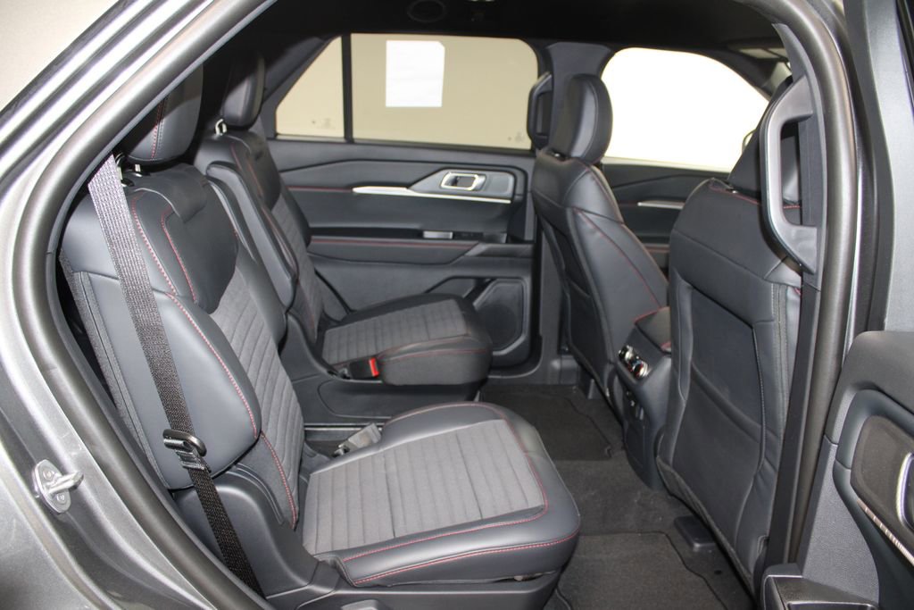 New 2026 Ford Explorer ST-Line w/ ST-Line Street Pack image 33