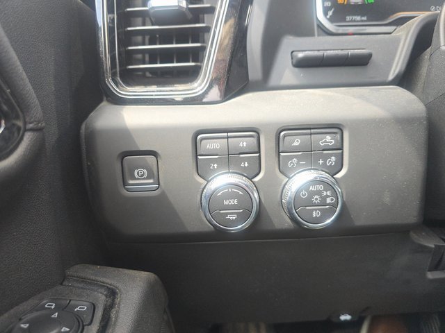 Used 2024 GMC Sierra 2500 AT4 w/ AT4 Premium Plus Package image 17