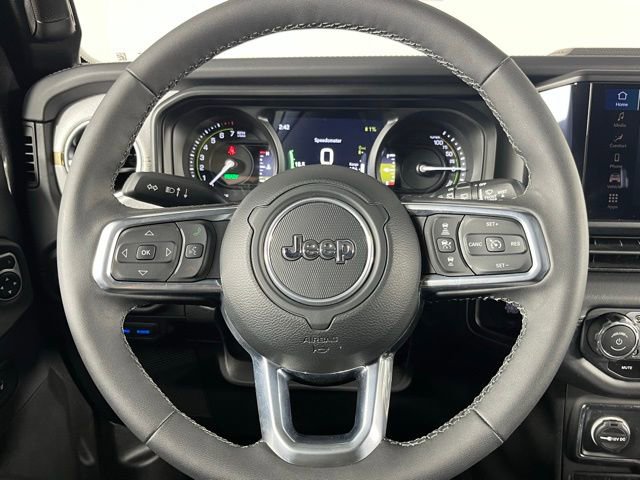 Used 2025 Jeep Wrangler Unlimited Sahara image 13