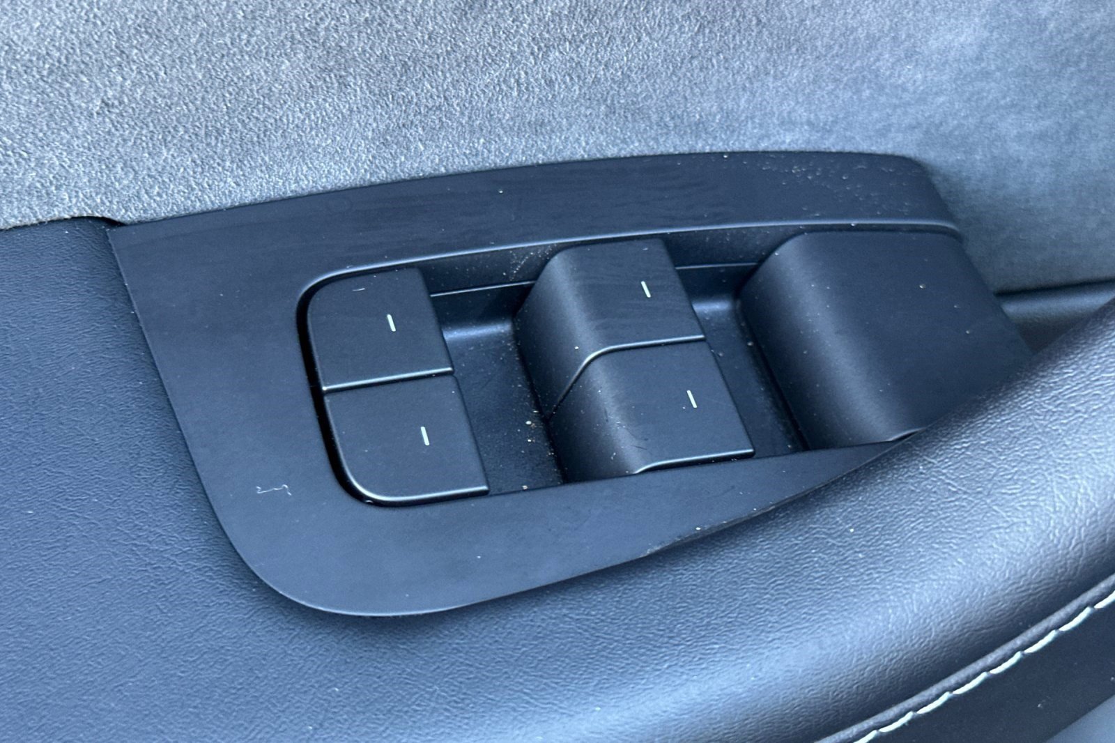 Used 2022 Tesla Model 3 Standard Range image 13