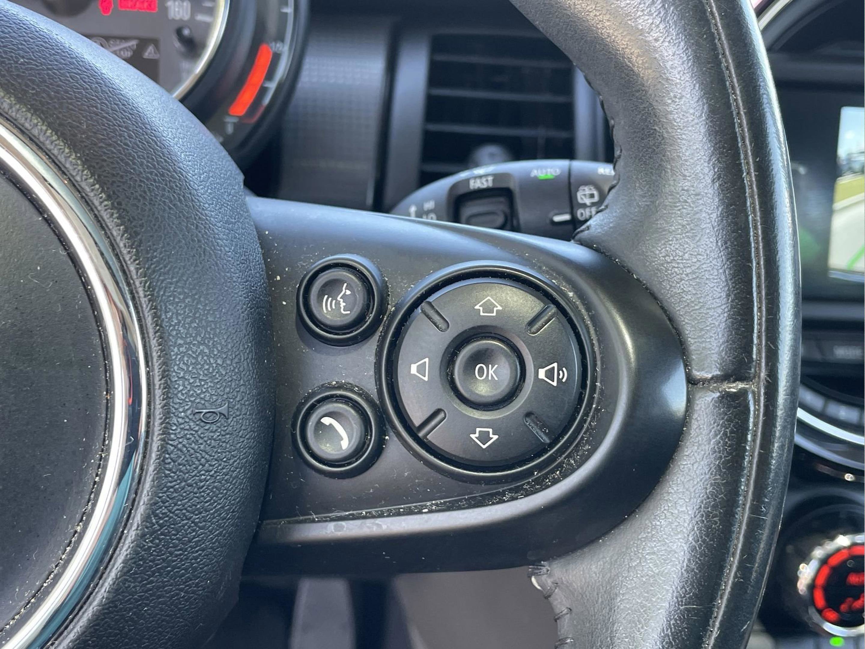 Used 2020 MINI Cooper 2-Door Hardtop image 14