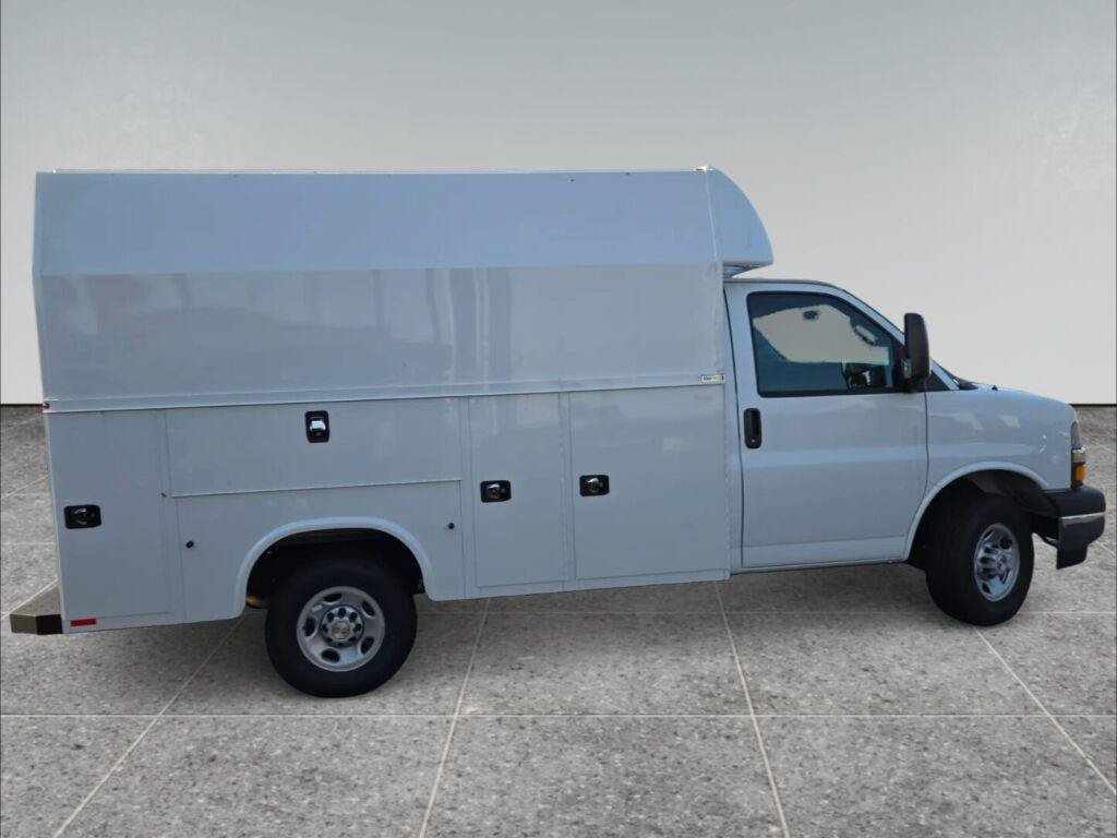 New 2026 Chevrolet Express 3500 w/ Power Convenience Package RWD image 5