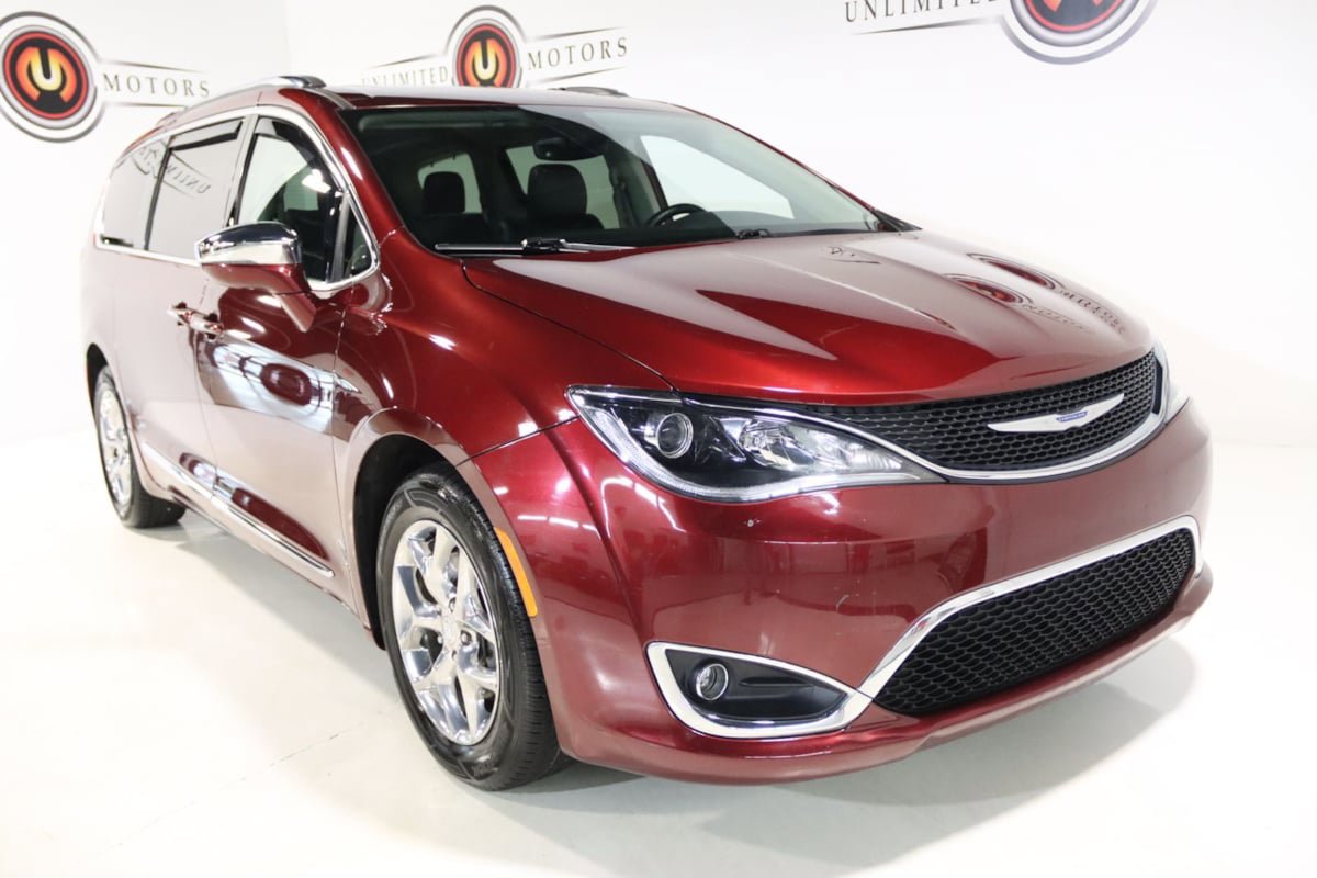 Used 2018 Chrysler Pacifica Limited FWD image 23