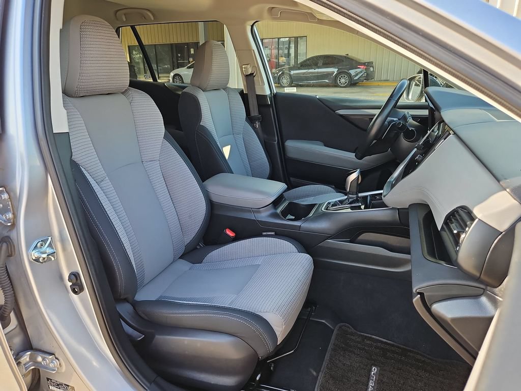 Used 2025 Subaru Outback Premium AWD/4WD image 28