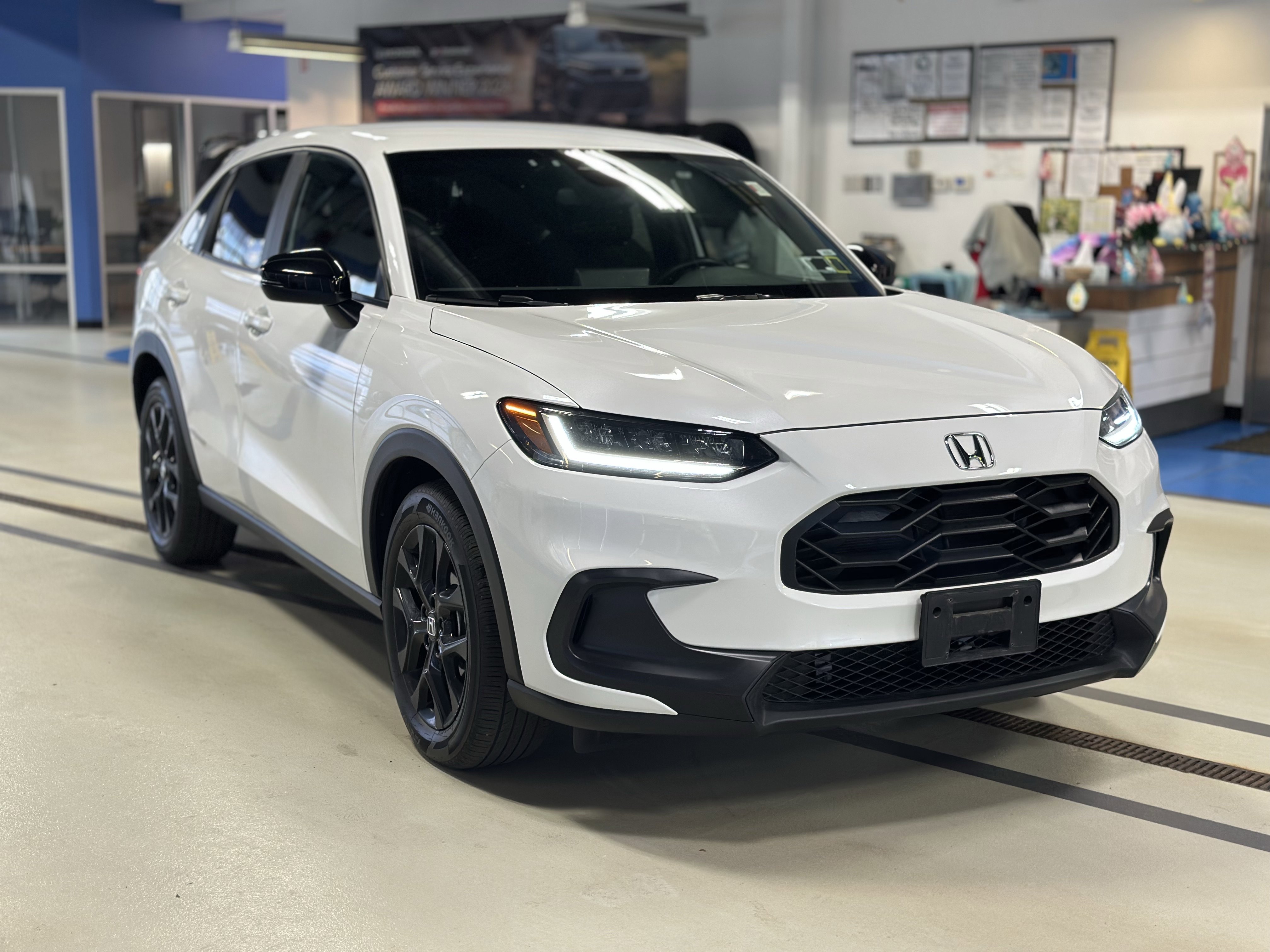 Used 2024 Honda HR-V Sport image 3
