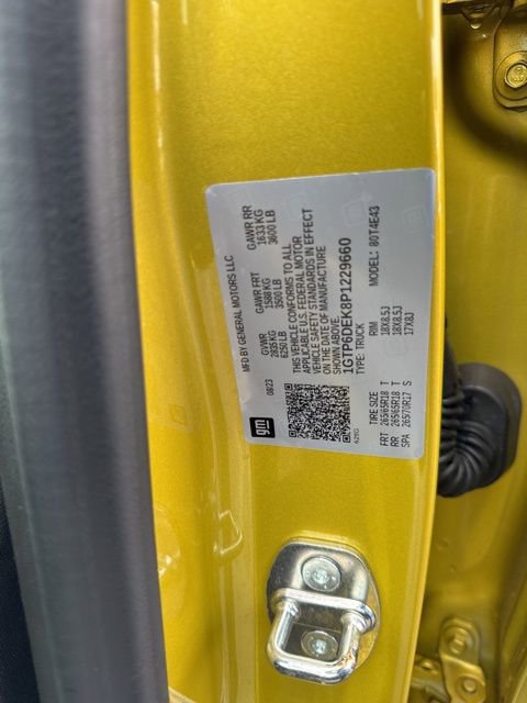 Used 2023 GMC Canyon AT4 w/ AT4 Premium Package image 32